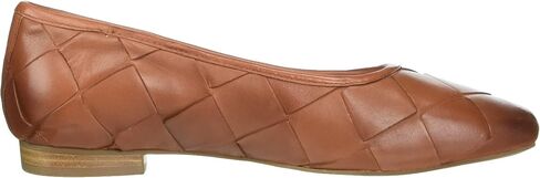 Trotters Women's Flats in Saudi Arabia