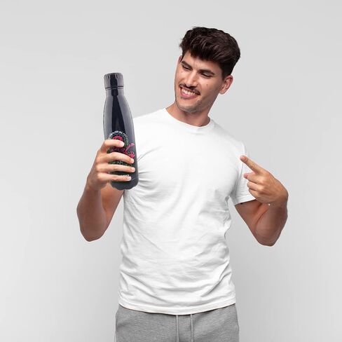 زجاجة مياه من الفولاذ المقاوم للصدأ من JUST FUNKY Dungeons and Dragons | حاوية سفر 25 أونصة | يضم TheEye of the Beholder وشعار DND | مرخص رسميًا in Kuwait