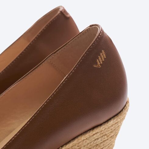 حذاء VISCATA Roses Espadrille مصنوع يدويًا من الجلد الإسباني بكعب 2 ½ بوصة مع جزء علوي من الجلد الناعم الفاخر ونعل أوسط من الجوت الطبيعي بنسبة 100% لجميع المناسبات: كاجوال، عمل، حفلة in Kuwait