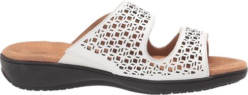 Trotters Women's Flat Sandals in Saudi Arabia
