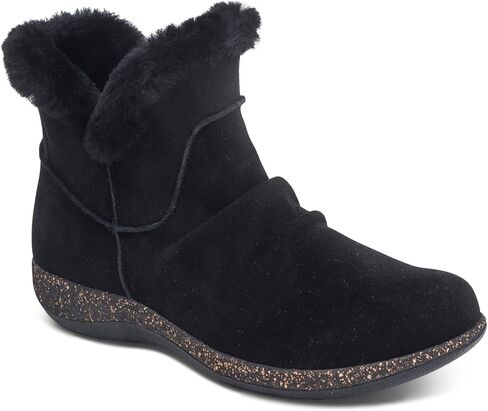 أحذية شتوية نسائية من Aetrex لتقويم العظام - أحذية نسائية من الفرو الصناعي in Kuwait