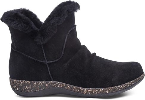 أحذية شتوية نسائية من Aetrex لتقويم العظام - أحذية نسائية من الفرو الصناعي in Kuwait