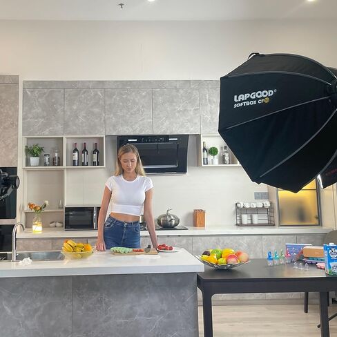 Godox MS300V 300W Studio Strobe Light Kit، 2.4G Bowens Mount Photography Light مع CF80 تركيب سريع Softbox، حامل ضوء من الفولاذ المقاوم للصدأ، عاكس ضوء 5 في 1 لإضاءة التصوير الفوتوغرافي في الاستوديو in Saudi Arabia