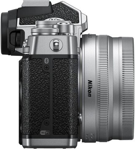 كاميرا Nikon Z fc الرقمية بدون مرآة مع عدسة 16-50 مم (أسود، 1675) حزمة مع بطاقة SD Extreme PRO سعة 64 جيجابايت + حقيبة كاميرا + برنامج تحرير + طقم مرشح 4 قطع + طقم تنظيف + المزيد in Saudi Arabia