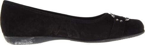 Trotters Women's Sizzle Signature Ballet Flat in Saudi Arabia