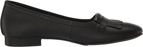 حذاء Trotters النسائي Greyson Loafer in Saudi Arabia
