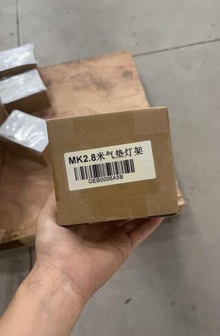 Aputure Light Stand Lightweight Thick Aluminium Design with Pneumatic Padding 2.8m in Kuwait