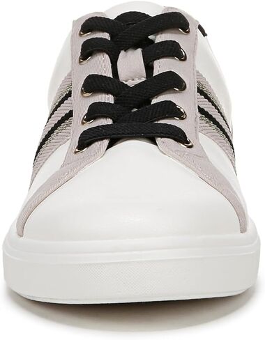 حذاء رياضي نسائي من Bzees Happy Friday سهل الارتداء in Kuwait