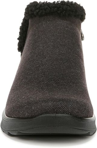 حذاء بوت للكاحل مصنوع من الصوف للنساء من Bzees in Kuwait