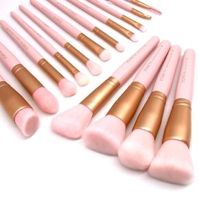 ZOREYA Makeup Brushes, 15Pcs Makeup Brush Set Premium Synthetic Kabuki Brush Cosmetics Foundation Concealers Powder Blush Blending Face Eye Shadows Brush Sets (Black)