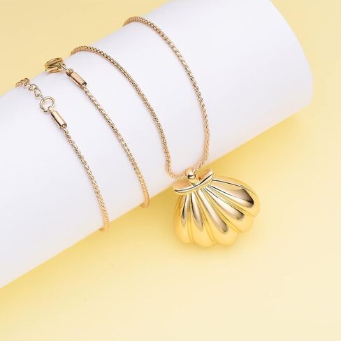 Coastal Cowgirl Charm Necklace Choker Gold Shell Starfish Beach Charm Necklace Trendy Summer Jewelry for Women in Saudi Arabia
