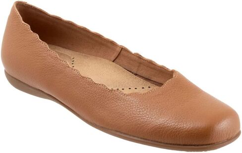 Trotters Women's Sabine Ballet Flat in Saudi Arabia