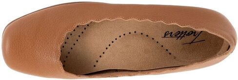 Trotters Women's Sabine Ballet Flat in Saudi Arabia