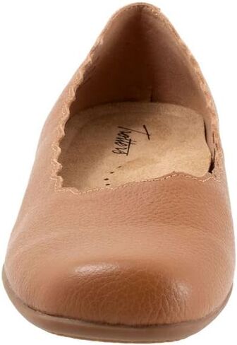 Trotters Women's Sabine Ballet Flat in Saudi Arabia