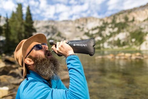 سلسلة LifeStraw Peak - نظام تصفية مياه زجاجة ضغط قابل للطي - 1 لتر للجري والتخييم والمشي لمسافات طويلة والسفر وركوب الدراجات وصيد الأسماك؛ الجبل الأزرق in Kuwait