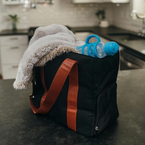 حفاضات وحقيبة حمل للتخزين بمضخة الثدي من دكتور براون - باللونين الأسود والبني in Kuwait