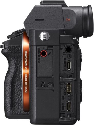 كاميرا Sony a7 III بدون مرآة ILCE7M3/B، بطاقة ذاكرة 64 جيجابايت، حقيبة، قارئ بطاقات، حامل ثلاثي مرن، حزام يد، محفظة بطاقة الذاكرة، حافظة للغطاء، مجموعة تنظيف in Saudi Arabia
