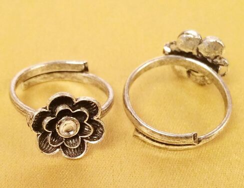 By Touchstone Indian Bollywood Beautiful Handcrafted Floral Workmanship Faux Ruby Ethnic Wearing Designer Jewelry Adjustable Toe Rings In Oxidized Silver Tone For Women. in Saudi Arabia