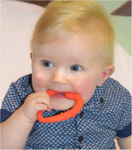 Heart-Shaped Silicone Baby Teether Teething Ring BPA Phthalate Free Non Toxic Toy 3 Months+ Red in Saudi Arabia