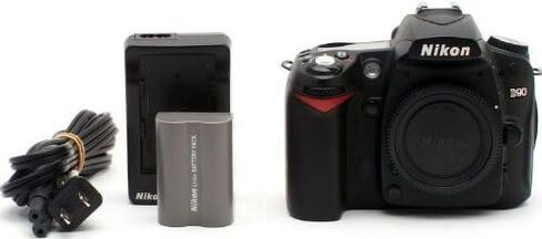 كاميرا Nikon D90 DX-Format CMOS DSLR (الهيكل فقط) (الطراز القديم) (متجددة) in Kuwait