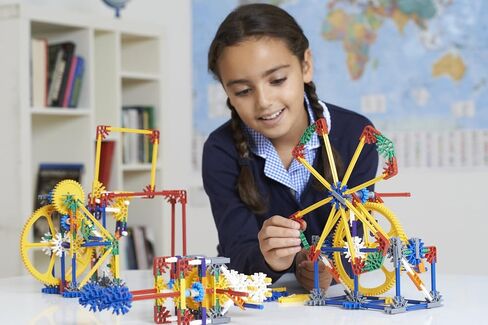 استكشافات العلوم والتكنولوجيا من K'NEX: مجموعة بناء التروس in Kuwait