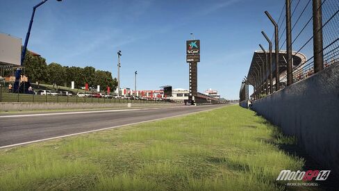 MotoGP 14 - Xbox 360 (Renewed) in Saudi Arabia