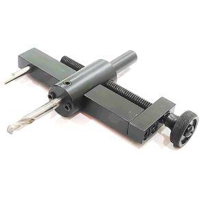 Assorts' Adjustable & Sturdy Circle Cutter- Cutting Diameter 1-3/16" (30 mm) to 6-1/2" Inches (165 mm) Range