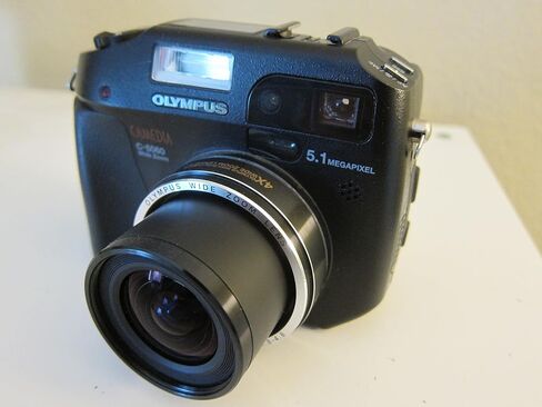 كاميرا رقمية OM SYSTEM OLYMPUS Camedia C-5060 بدقة 5.1 ميجابكسل مع تكبير بصري 4x (متجددة) in Saudi Arabia