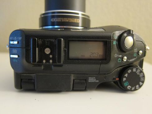 كاميرا رقمية OM SYSTEM OLYMPUS Camedia C-5060 بدقة 5.1 ميجابكسل مع تكبير بصري 4x (متجددة) in Saudi Arabia