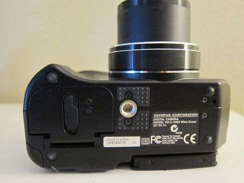 كاميرا رقمية OM SYSTEM OLYMPUS Camedia C-5060 بدقة 5.1 ميجابكسل مع تكبير بصري 4x (متجددة) in Saudi Arabia
