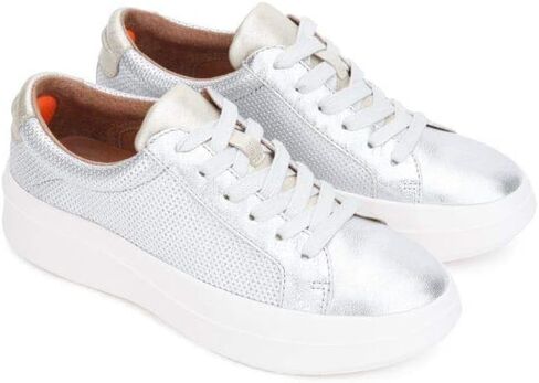 حذاء رياضي نسائي من Gentle Souls من Kenneth Cole ذو منصة روزيت in Kuwait