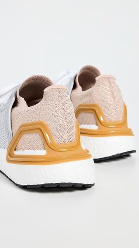 حذاء رياضي Ultraboost 20 للسيدات من أديداس من Stella McCartney in Kuwait