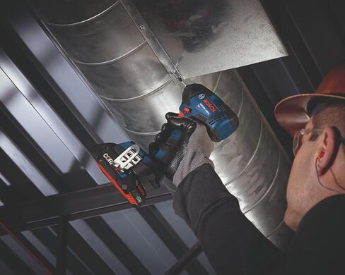 BOSCH GDR18V-1800CB25 18V EC بدون فرش متصل - جاهز 1/4 بوصة. مجموعة مفك تأثير سداسي مع (2) بطاريات مدمجة CORE18V 4.0 Ah in Kuwait