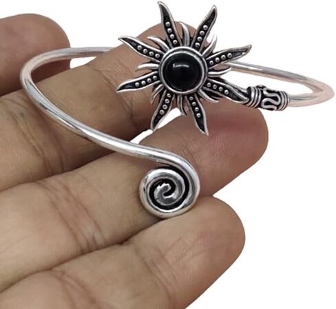 سوار Sunburst الفضي، سوار يد من حجر الأوبال، سوار يد حلزوني، سوار من الأحجار الكريمة، هدية مجوهرات بوهيمية للشمس in Kuwait