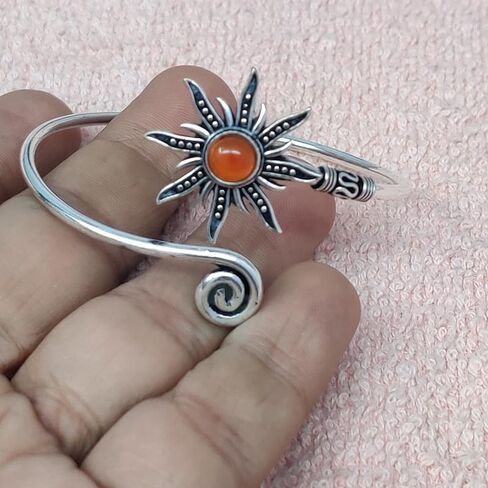 سوار Sunburst الفضي، سوار يد من حجر الأوبال، سوار يد حلزوني، سوار من الأحجار الكريمة، هدية مجوهرات بوهيمية للشمس in Kuwait