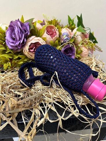 حامل زجاجات المياه SiriusOrion Macrame - بوليستر صديق للبيئة - حقيبة بدون استخدام اليدين للمشي لمسافات طويلة وركوب الدراجات وملحقات اللياقة البدنية تتضمن 1 حامل زجاجة Macrame باللون الأزرق الداكن فقط in Saudi Arabia