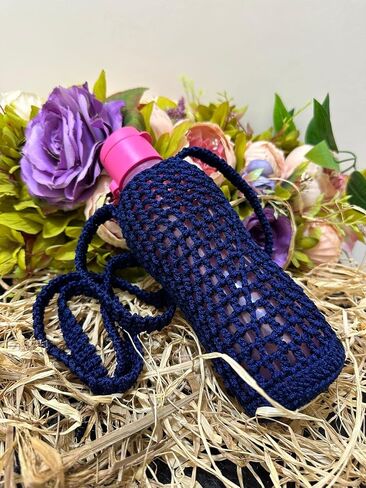 حامل زجاجات المياه SiriusOrion Macrame - بوليستر صديق للبيئة - حقيبة بدون استخدام اليدين للمشي لمسافات طويلة وركوب الدراجات وملحقات اللياقة البدنية تتضمن 1 حامل زجاجة Macrame باللون الأزرق الداكن فقط in Saudi Arabia