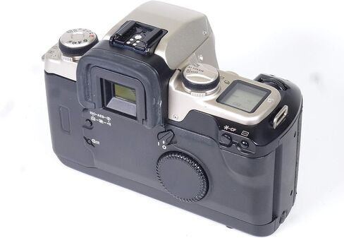 كاميرا Canon EOS Elan II مقاس 35 مم SLR (الهيكل فقط) مزودة بعدسات تثبيت EF AF. متوفر بالفلاش. (متجدد) in Saudi Arabia