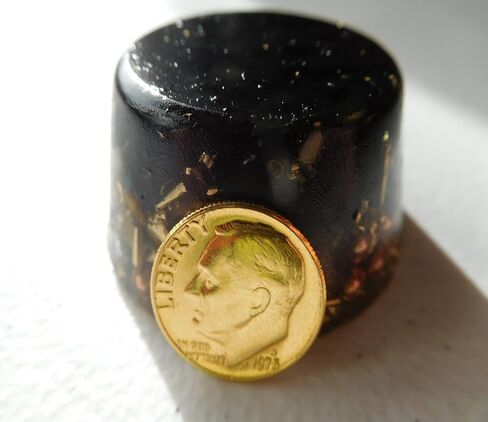 Shungite واحد كريستال صغير برج باستر Orgone مولد الطاقة تراكم أداة هدية مثالية!!!! أورجونيت العديد من المكونات الجميلة! (الشونجيت) in Saudi Arabia