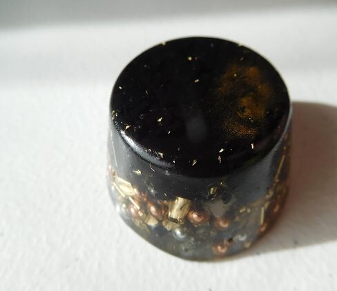 Shungite واحد كريستال صغير برج باستر Orgone مولد الطاقة تراكم أداة هدية مثالية!!!! أورجونيت العديد من المكونات الجميلة! (الشونجيت) in Saudi Arabia