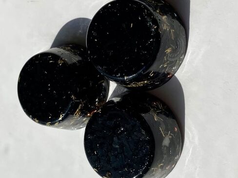 Shungite واحد كريستال صغير برج باستر Orgone مولد الطاقة تراكم أداة هدية مثالية!!!! أورجونيت العديد من المكونات الجميلة! (الشونجيت) in Saudi Arabia
