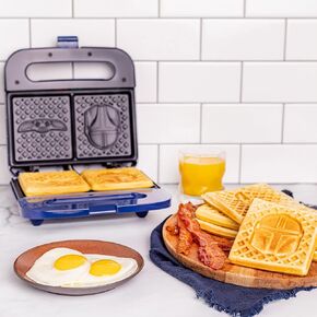 Uncanny Brands Star Wars Waffle Maker - Darth Vader & Stormtrooper Waffles - Dark Side Kitchen Appliance