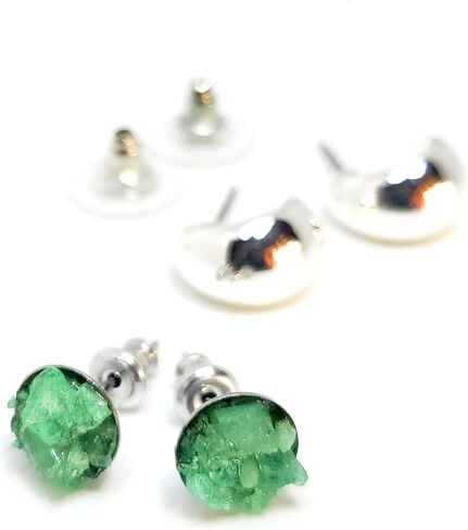 مجموعة الأقراط من D'Mundo Accesorios. حلق من الفولاذ مصنوع من الزمرد الكولومبي الخام، وأقراط دائرية مطلية بالفضة. هدية لها. مجموعة أقراط ثنائية. in Saudi Arabia