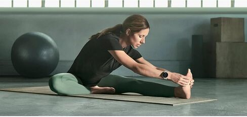 ساعة ذكية للجري Garmin Forerunner 165 GPS (رمادي ضبابي وأبيض) مع حامل شاحن وكابل شحن وطبقة حماية للشاشة من الزجاج المقوى 9H Fenix ​​7S (عبوة من 3 قطع) (3 قطع) in Saudi Arabia