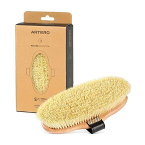 Artero Saturno S2. horse brush and goat brush. Horse brushes for grooming and goat supplies. 3cm long hard bristles. hard brush for horses and goats.