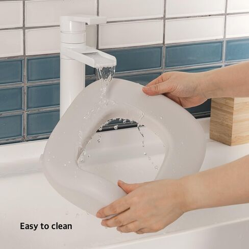 غطاء مقعد المرحاض للأطفال من مومن ليتل، مناسب للأولاد والبنات، مزود بمقابض، تصميم مضاد للانزلاق وواقي من الرذاذ in Kuwait