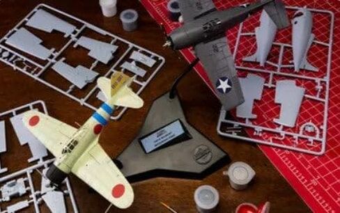Airfix Grumman F-4F4 Wildcat & Mitsubishi Zero 1:72 Midway Dogfight مزدوجة الحرب العالمية الثانية نموذج بلاستيكي عسكري طقم هدايا A50184 in Saudi Arabia