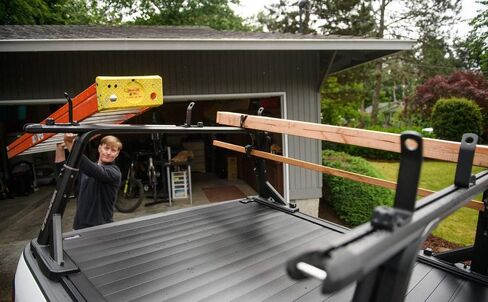 Yakima LoadStop Steel T-Slot Truck Crossbar Accessory with Built in Tie-Down Points Handles up to 250 Pounds, Black (Set of 4) in Kuwait