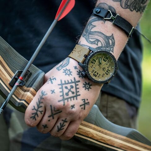 ساعة غوص الماء الثقيل تيتانيوم تريتيوم من هازارد 4(R): GMT WHT، BLK PVD، BLK Dial/WHT Graphics - GGYG in Kuwait