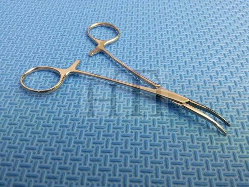 HTI العلامة التجارية الكلب القط الحيوانات الأليفة مزيل الشعر بولير الفولاذ المقاوم للصدأ مرقأة قفل الملقط 5 "منحنية كاملة مسننة in Saudi Arabia